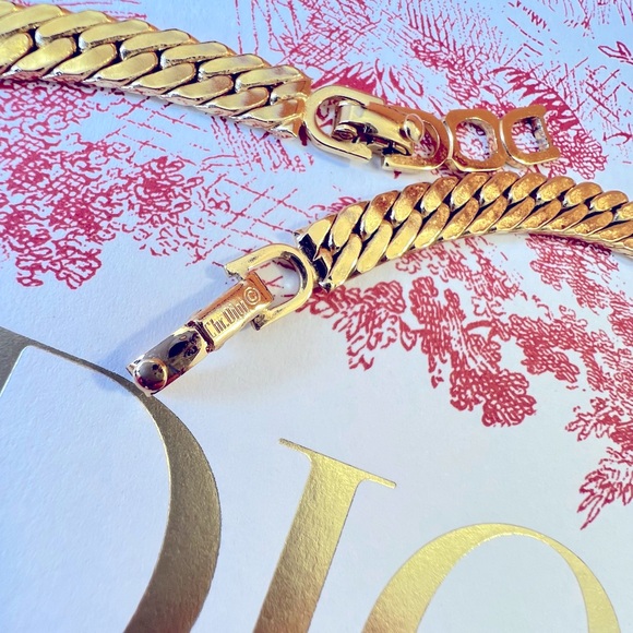 DIOR “Gripoix” Pendant Gold Plated Authentic Christian Dior Necklace - Picture 5 of 6